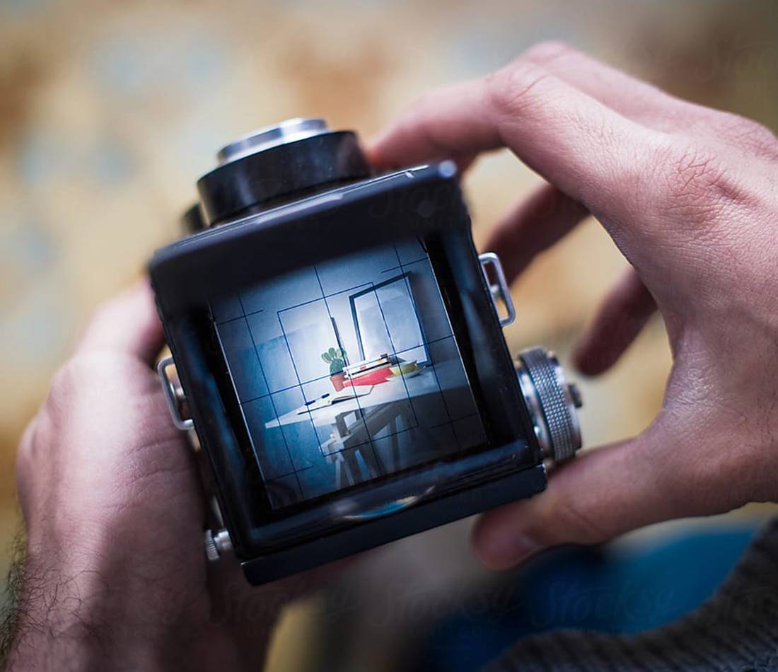 An 50’s camera that takes digital photos